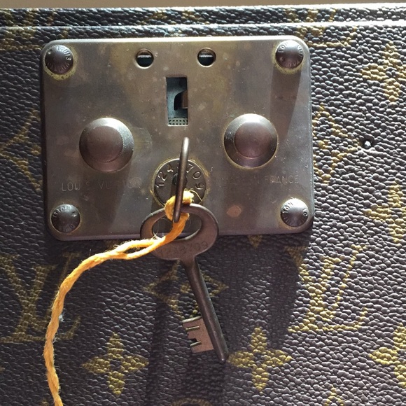 1990โs Louis Vuitton train ๐ case - Picture 5 of 8